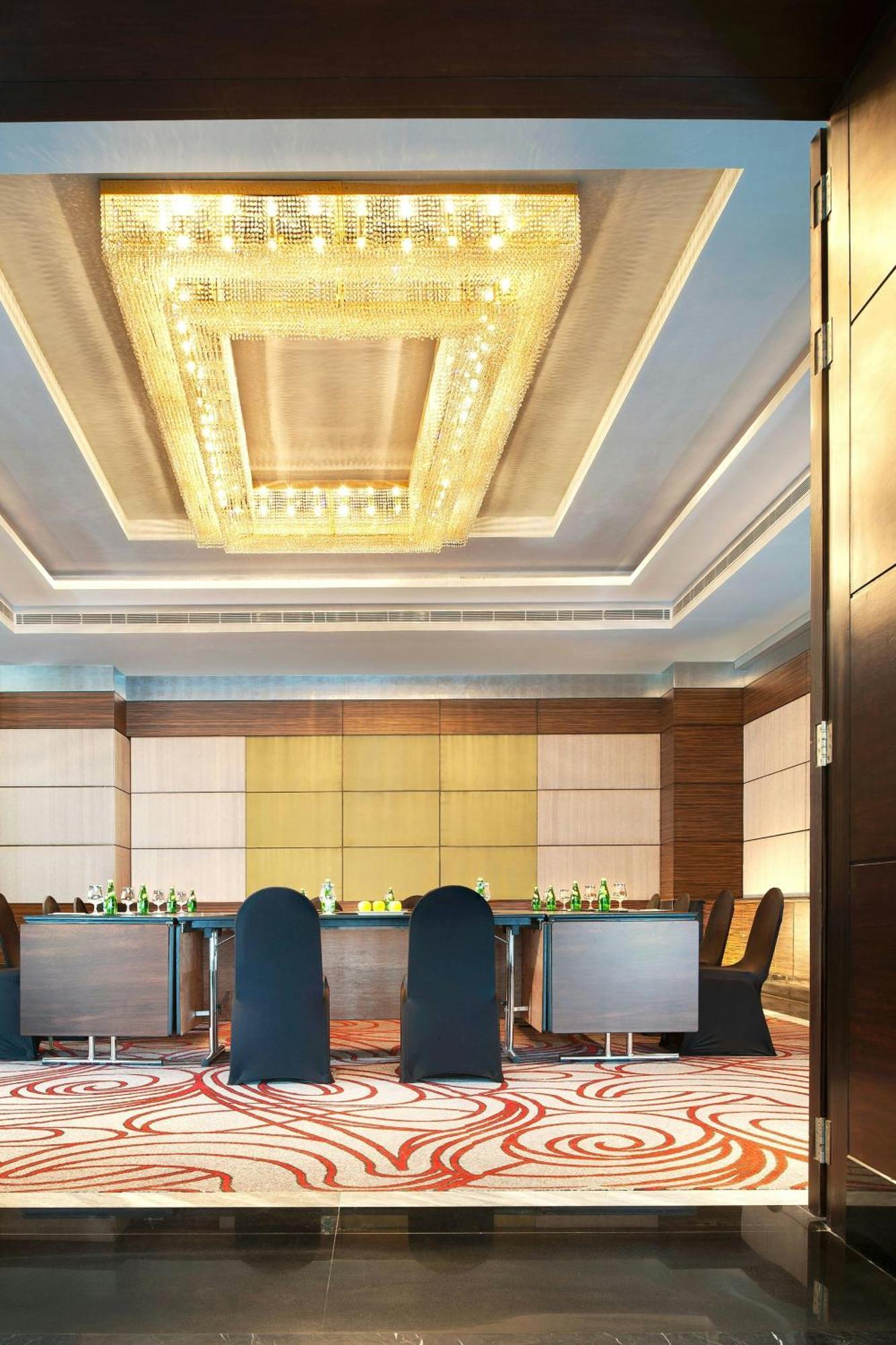 Le Meridien Coimbatore Buitenkant foto