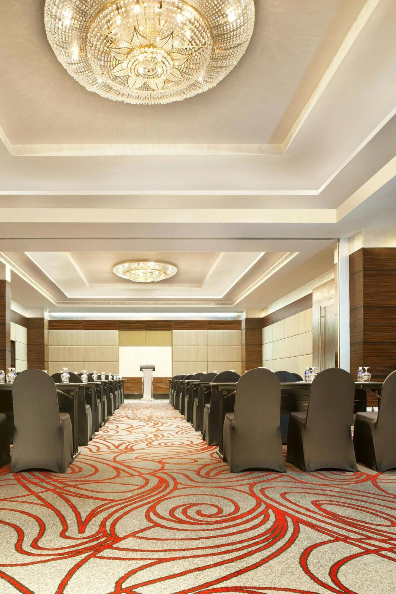 Le Meridien Coimbatore Buitenkant foto